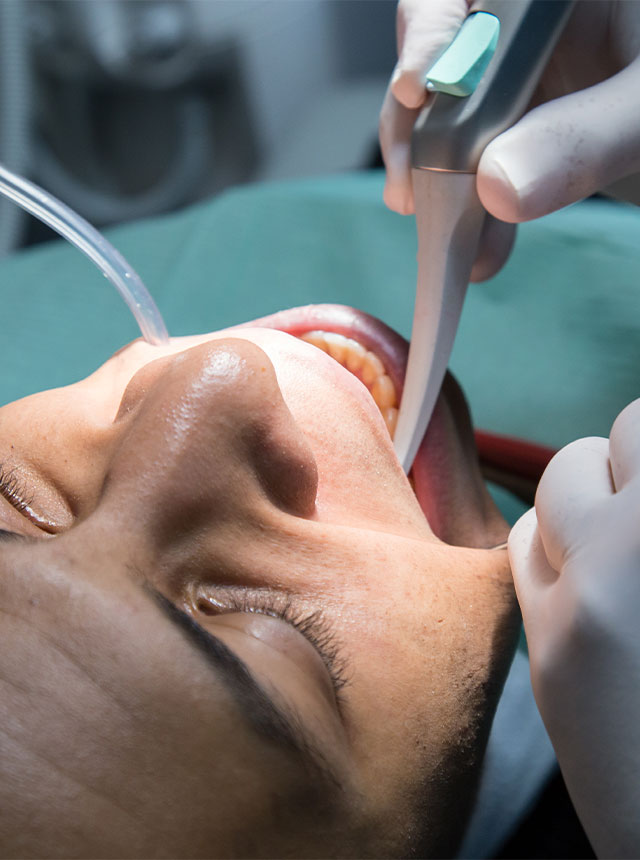 Kirurgji Orale-640x860px